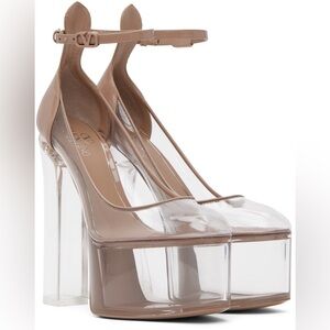 Cinderella moment! 💎Valentino Garavani Clear Platforms